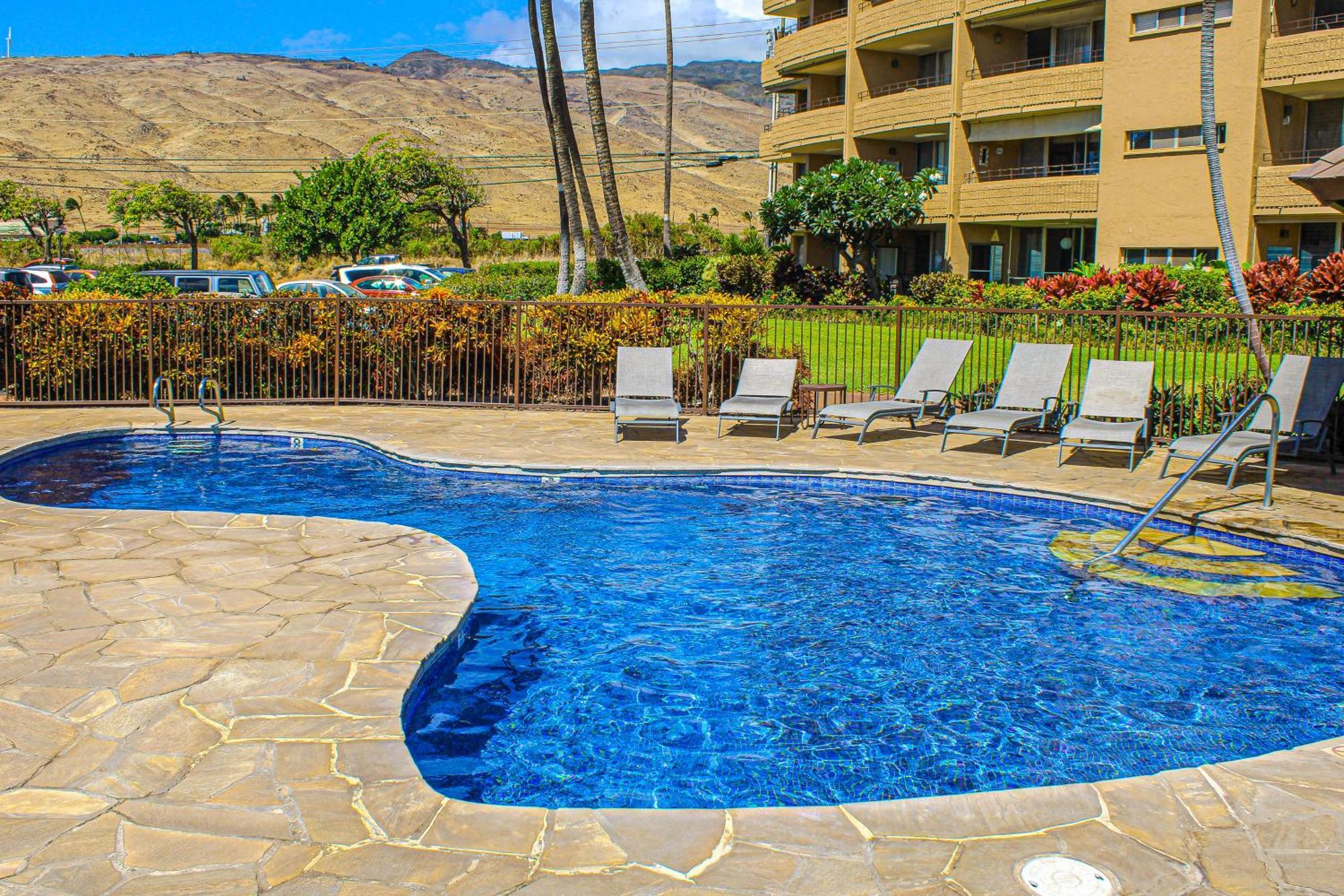 Island Sands Resort Wailuku Room photo